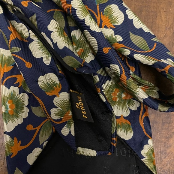 Vintage Fendi Silk Floral Tie - Picture 7 of 10